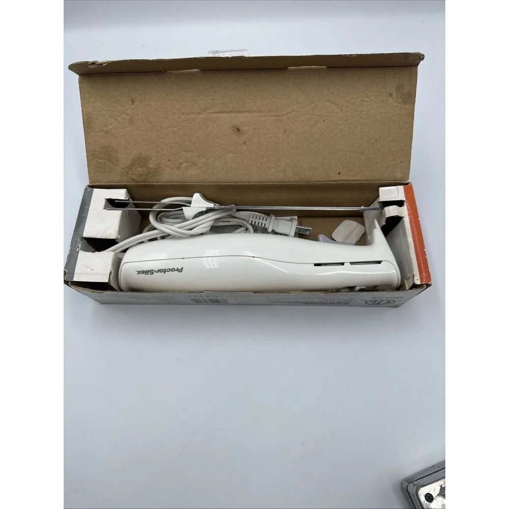 Proctor Silex 74311 Easy Slice Electric‎ Knife - White Slices Meat-Breads in Box